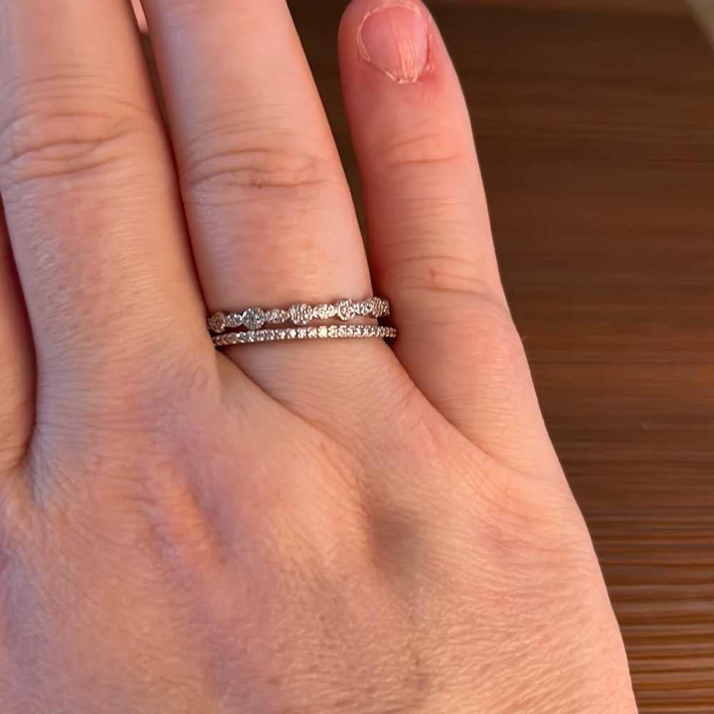 Amazing rose quartz cubic zirconia band set on .925 solid sterling silver! - Picture 1 of 4